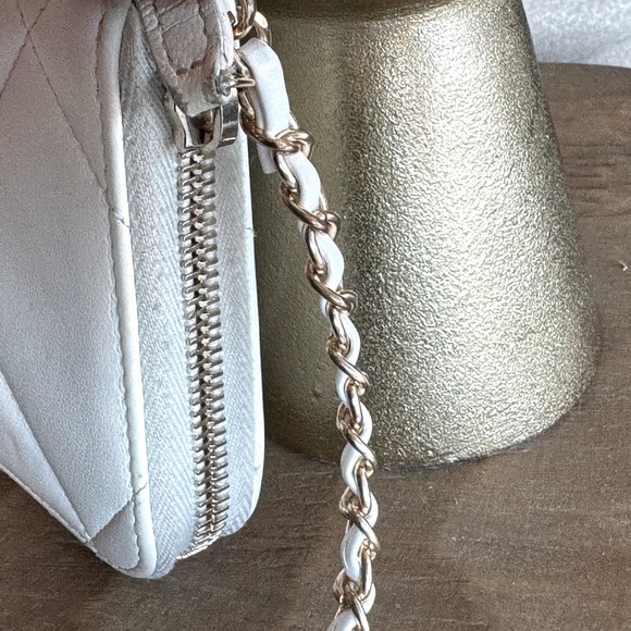 Chanel 19 Quilted Lambskin Leather Zip Around Wallet w/COA - Picture 6 of 16